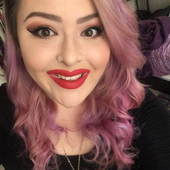 Meet your Posher, Mariesa - Picture 1 of 1